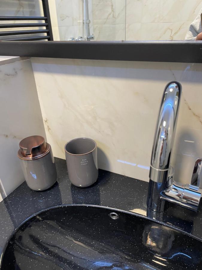 Luxury City Studios Curtea de Argeş Eksteriør billede