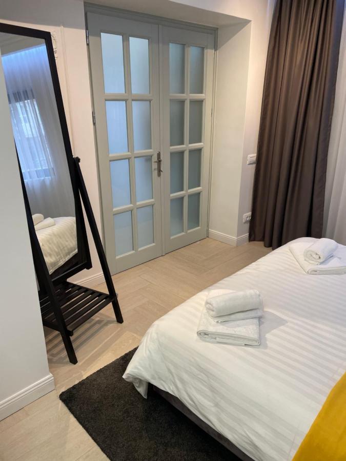 Luxury City Studios Curtea de Argeş Eksteriør billede